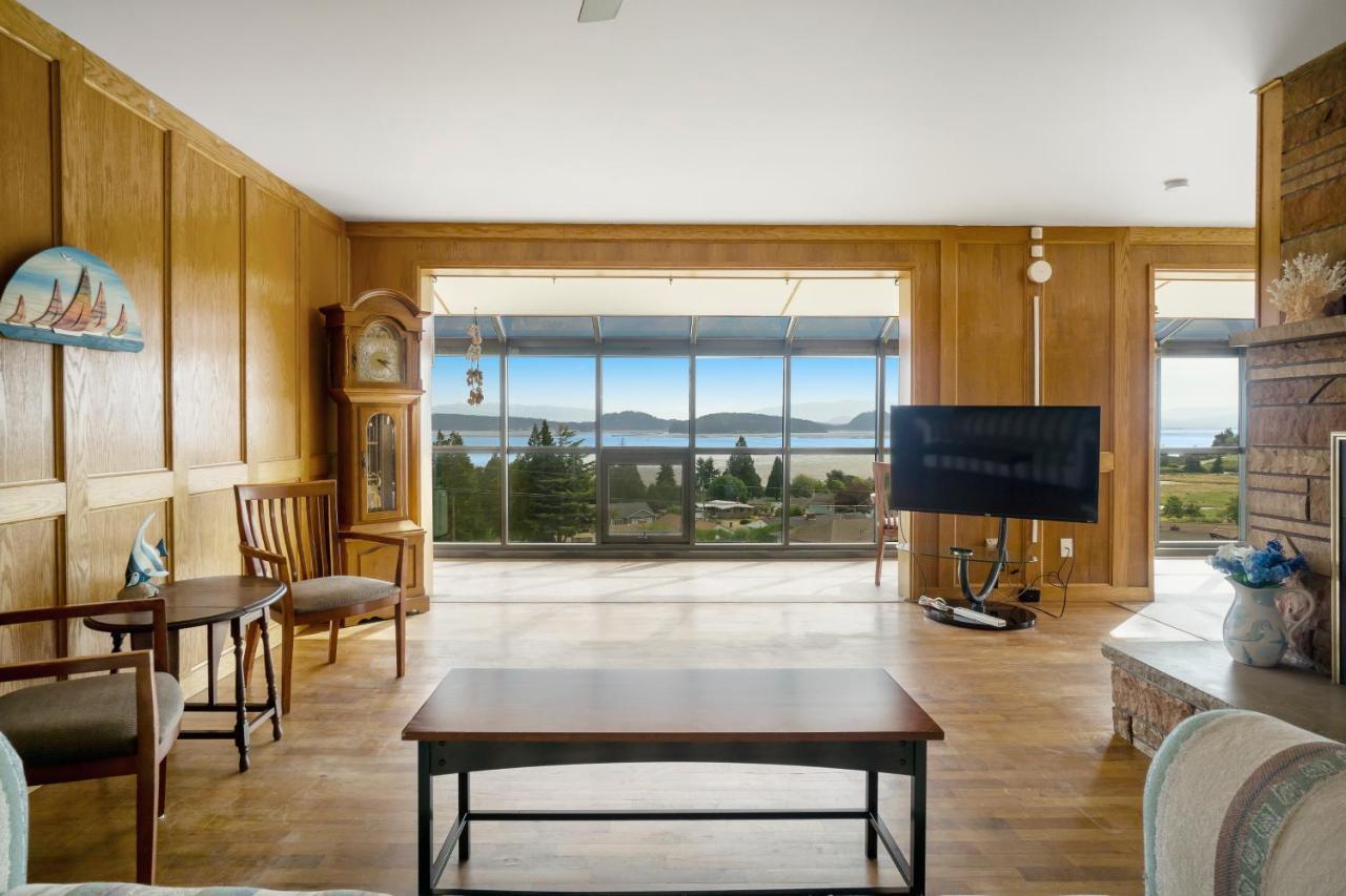 Mount Baker Suite Oak Harbor Exterior photo